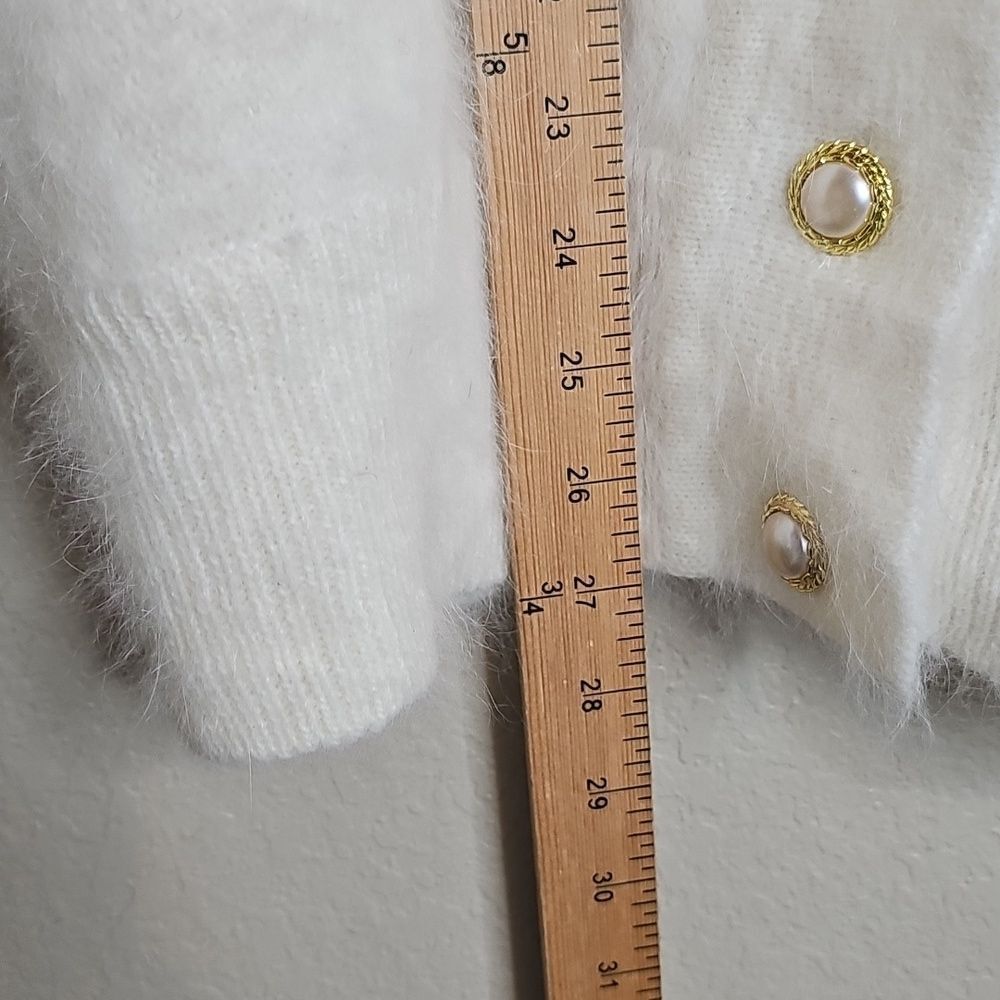 True Vintage 80s Angora Cream Sweater Cardigan 3D Floral, Pearl Gold Buttons - Picture 11 of 12